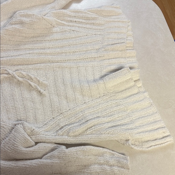 Simply Vera Vera Wang Cream Hooded Sweater 🐯 - Picture 5 of 8